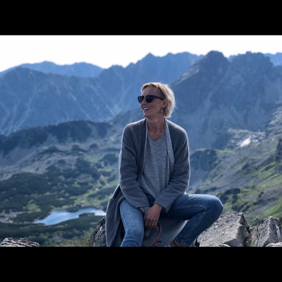 Meet your Posher, Kasia 💁‍♀️ - Picture 5 of 8